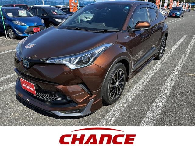 Toyota C-HR 2017 — фото автомобиля 1
