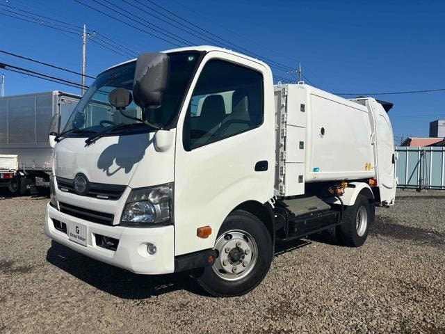Hino DUTRO 2015 — фото автомобиля 1