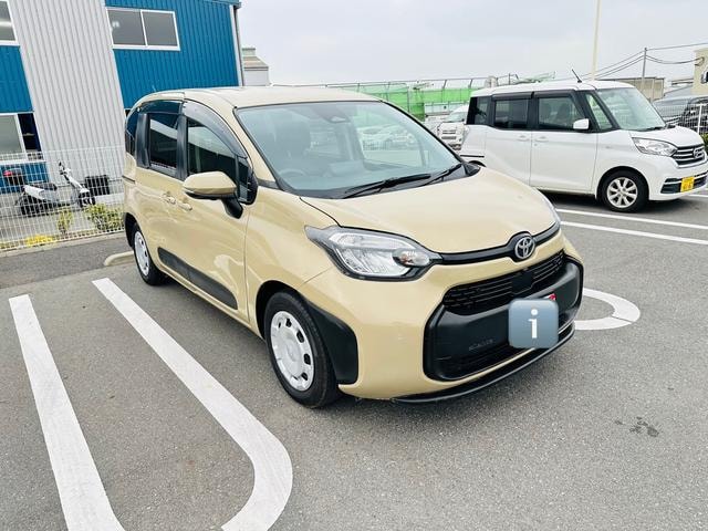 Toyota SIENTA 2024 — фото автомобиля 1