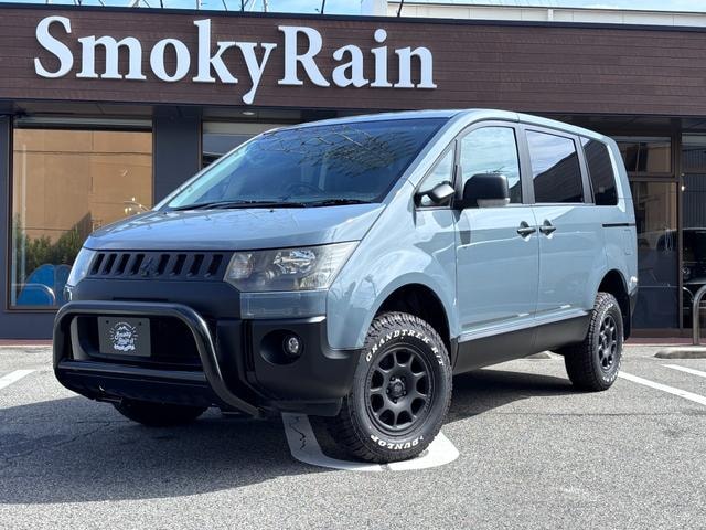 Mitsubishi DELICA D:5 2009 — фото автомобиля 1