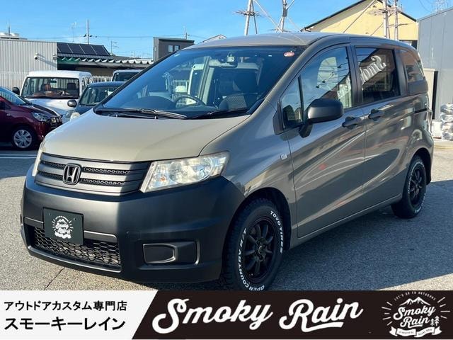 Honda FREED SPIKE 2010 — фото автомобиля 1