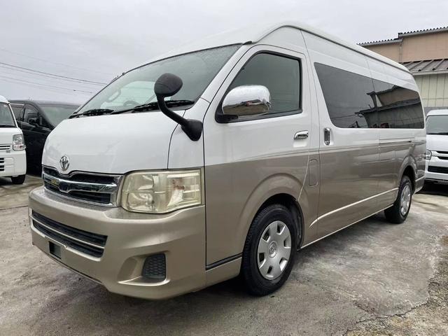 Toyota HIACE WAGON 2011 — фото автомобиля 1
