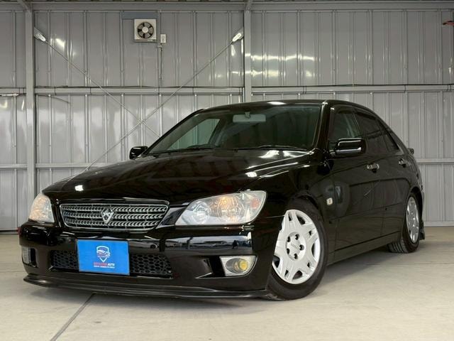 Toyota ALTEZZA 2004 — фото автомобиля 1