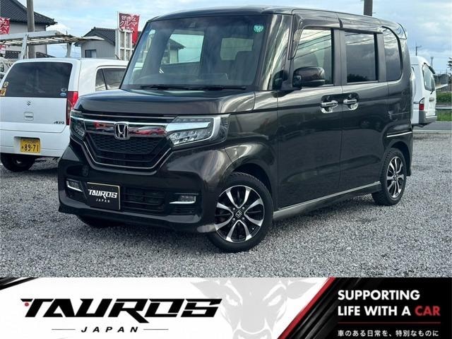 Honda N-BOX CUSTOM 2017 — фото автомобиля 1