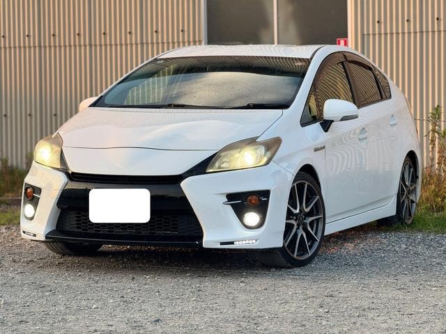 Toyota PRIUS 2012 — фото автомобиля