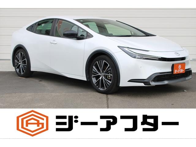 Toyota PRIUS 2023 — фото автомобиля 1