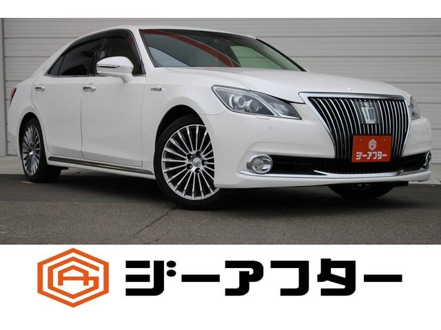 Toyota CROWN MAJESTA 2015 — фото автомобиля