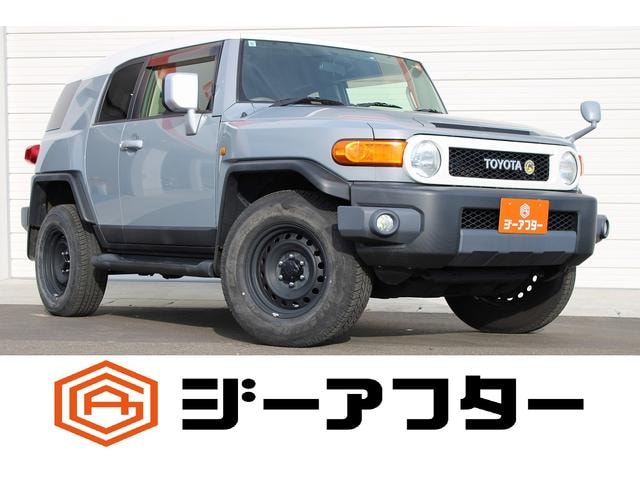 Toyota FJ CRUISER 2015 — фото автомобиля