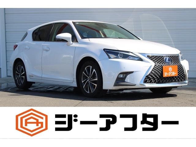 Lexus CT 2018 — фото автомобиля 1