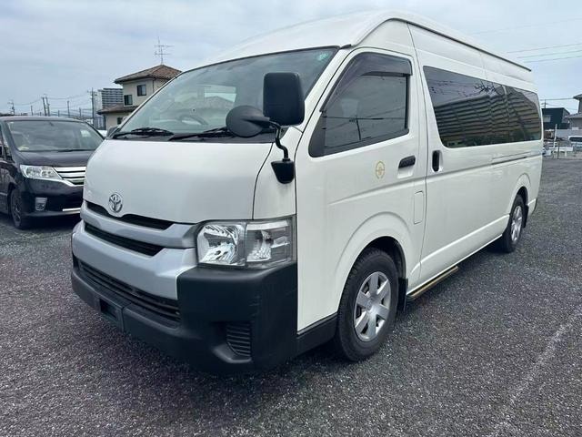 Toyota HIACE COMMUTER 2015 — фото автомобиля