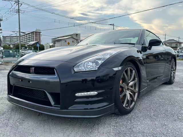 Nissan GT-R 2013 — фото автомобиля