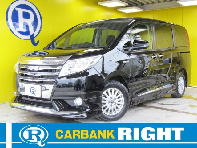 Toyota NOAH 2015 — фото автомобиля 1