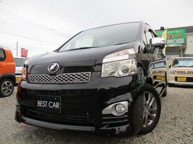 Toyota VOXY 2013 — фото автомобиля 1