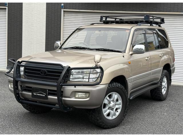 Toyota LAND CRUISER 100 2002 — фото автомобиля