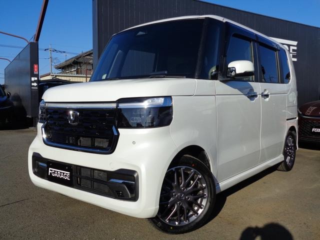 Honda N-BOX CUSTOM 2023 — фото автомобиля 1