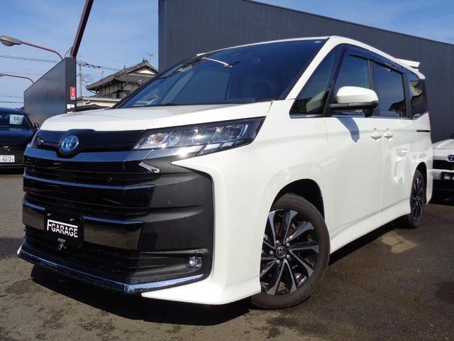 Toyota NOAH 2024 — фото автомобиля 1