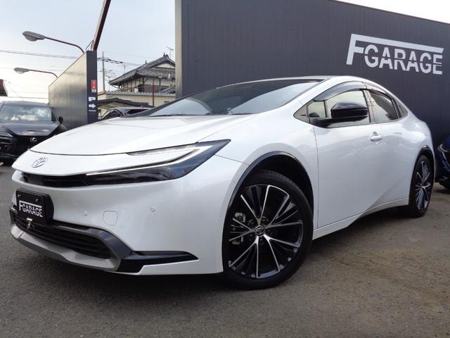 Toyota PRIUS 2025 — фото автомобиля 1