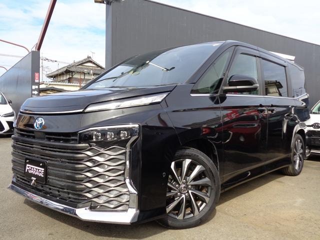 Toyota VOXY 2023 — фото автомобиля 1