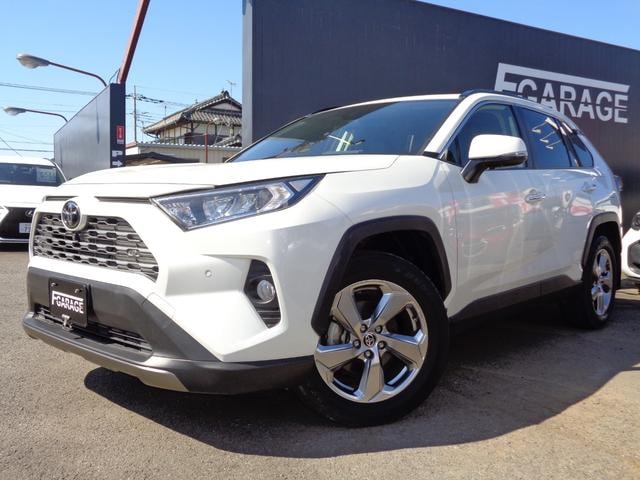 Toyota RAV4 2021 — фото автомобиля