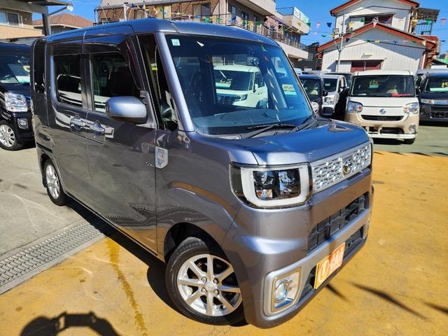Toyota PIXIS MEGA 2015 — фото автомобиля