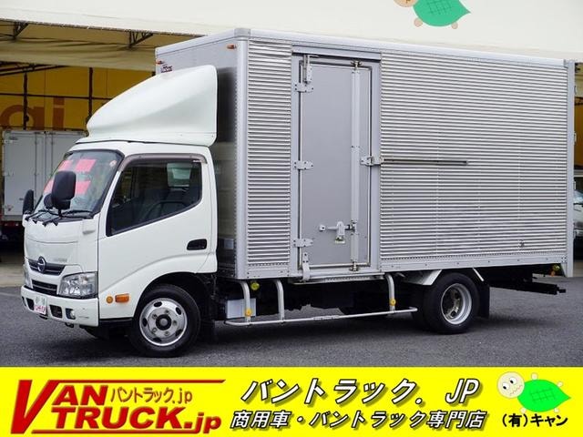 Hino DUTRO 2016 — фото автомобиля 1