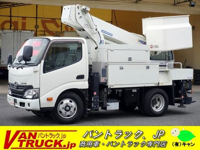 Hino DUTRO 2018 — фото автомобиля 1