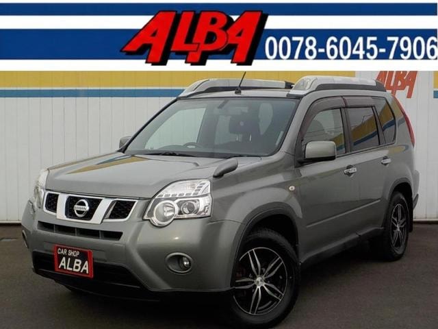 Nissan X-TRAIL 2012 — фото автомобиля 1