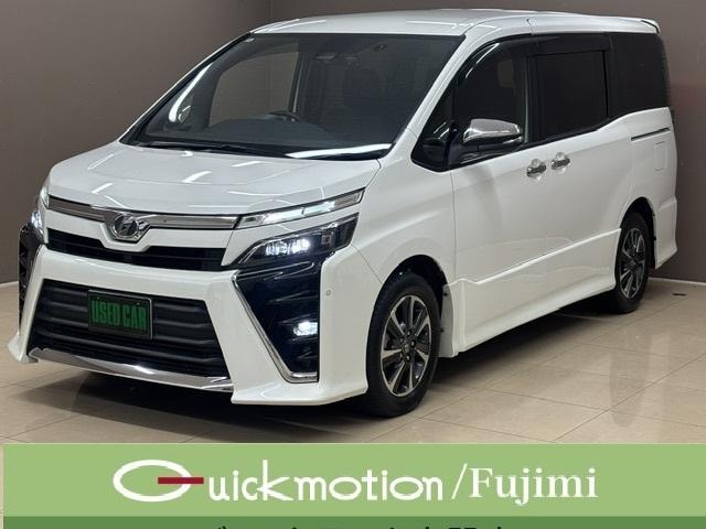 Toyota VOXY 2018 — фото автомобиля 1