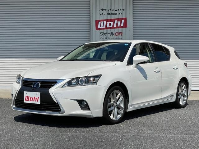 Lexus CT 2015 — фото автомобиля 1