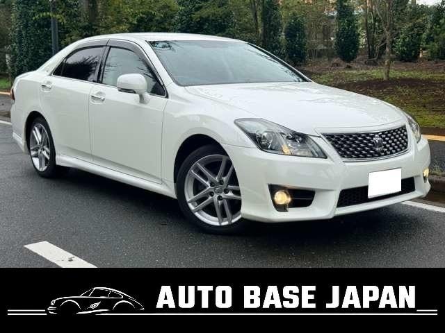 Toyota CROWN 2012 — фото автомобиля 1