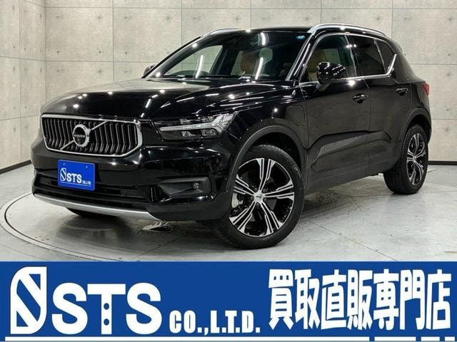 Volvo XC40 2021 — фото автомобиля 1