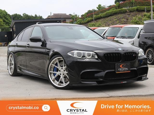 Bmw M5 2016 — фото автомобиля 1