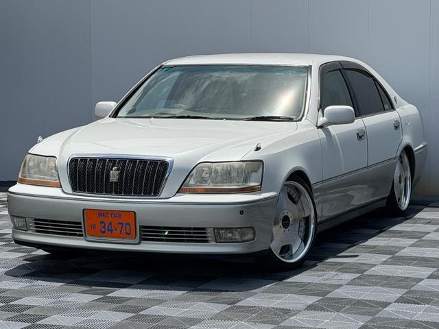 Toyota CROWN MAJESTA 2000 — фото автомобиля
