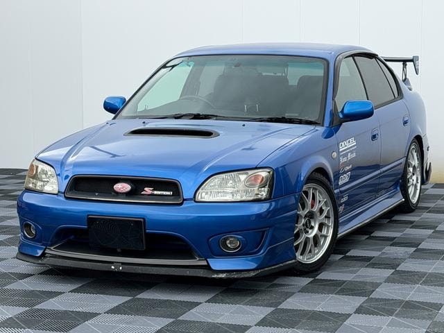 Subaru LEGACY B4 2002 — фото автомобиля 1