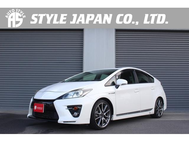 Toyota PRIUS 2013 — фото автомобиля