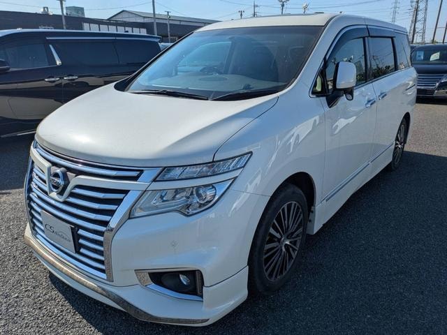 Nissan ELGRAND 2015 — фото автомобиля 1