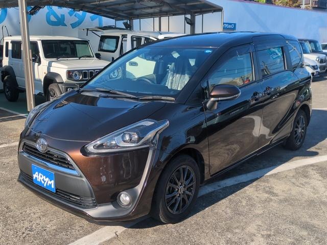 Toyota SIENTA 2016 — фото автомобиля