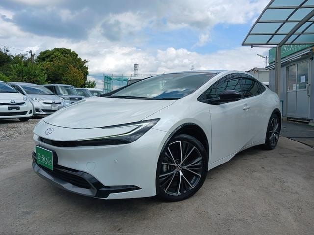 Toyota PRIUS 2023 — фото автомобиля 1