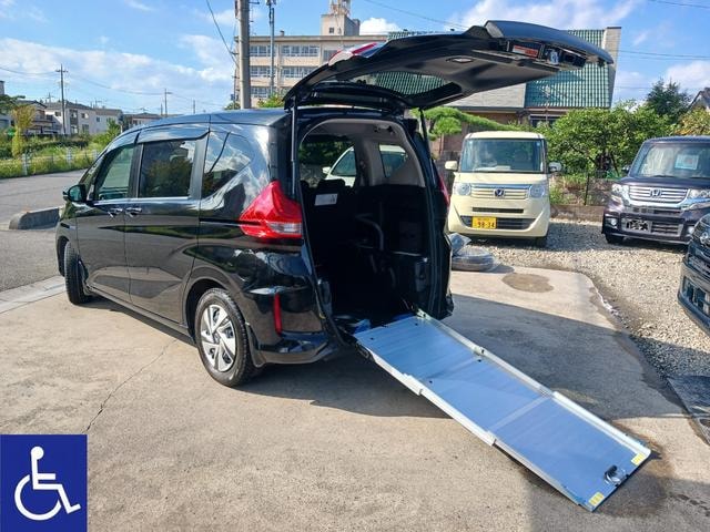 Honda FREED PLUS HYBRID 2017 — фото автомобиля