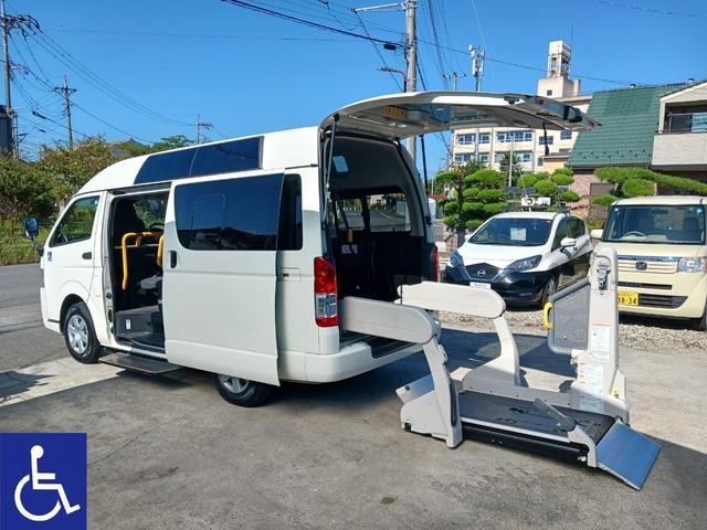 Toyota HIACE VAN 2020 — фото автомобиля 1
