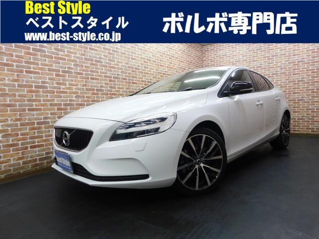 Volvo V40 2018 — фото автомобиля