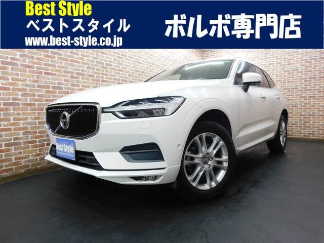 Volvo XC60 2018 — фото автомобиля 1
