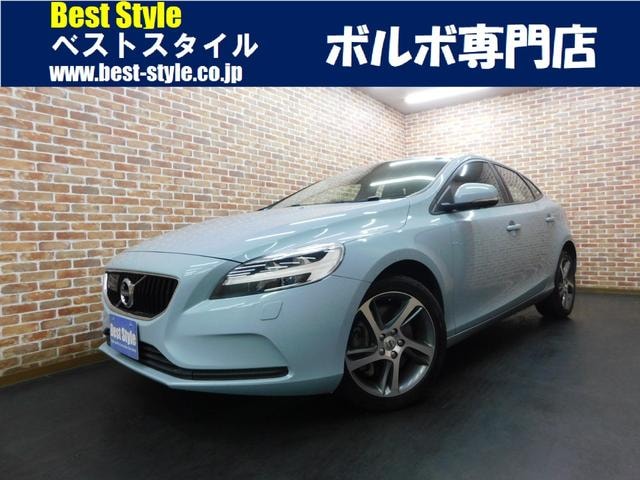 Volvo V40 2016 — фото автомобиля 1