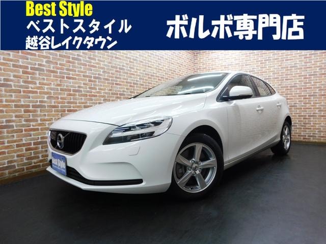 Volvo V40 2016 — фото автомобиля 1