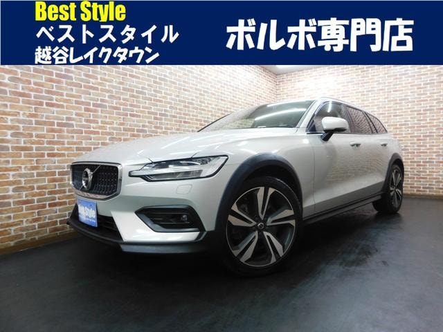 Volvo V60 2019 — фото автомобиля 1