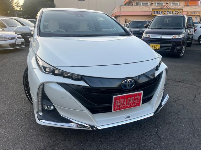 Toyota PRIUS PHV 2018 — фото автомобиля 1