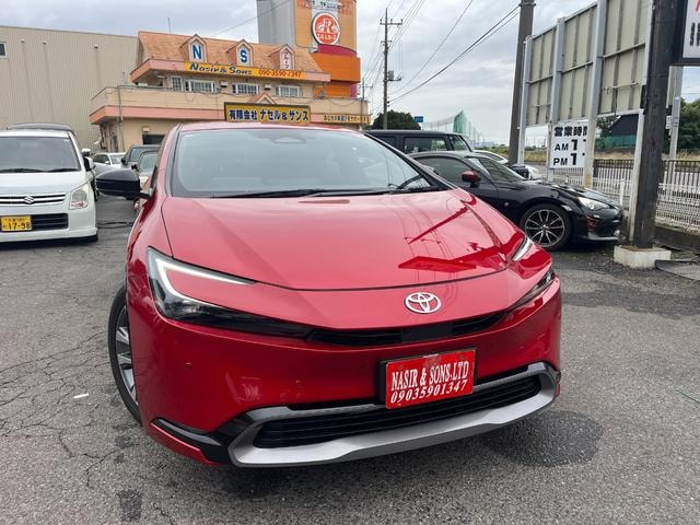 Toyota PRIUS 2025 — фото автомобиля 1