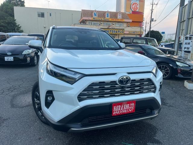 Toyota RAV4 2025 — фото автомобиля 1