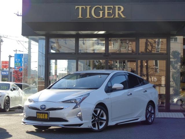 Toyota PRIUS 2016 — фото автомобиля 1