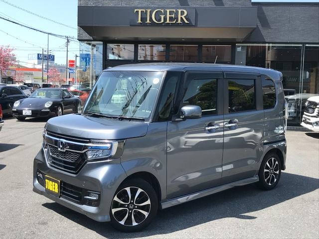Honda N-BOX CUSTOM 2020 — фото автомобиля 1